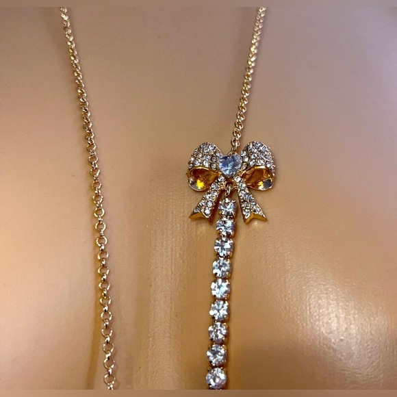 NWT ⚜️💖⚜️ Betsey Johnson Strawberry Rhinestone Bow Necklace - Picture 10 of 11